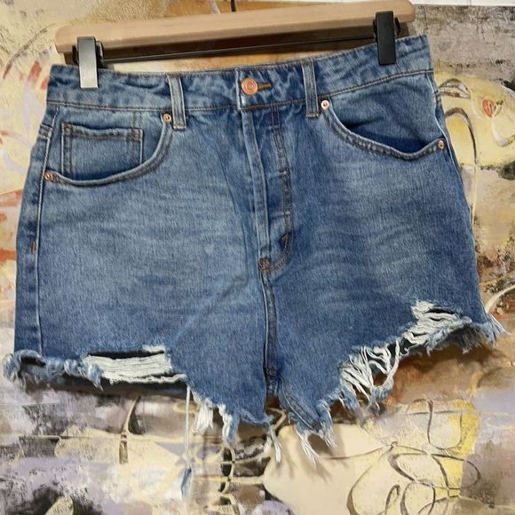 Wild Fable Distressed Denim Short Sz 8 - Picture 2 of 10
